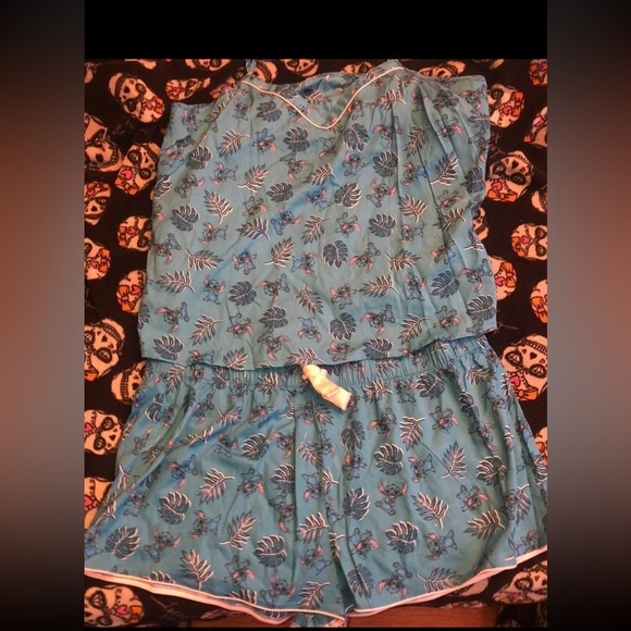 Women’s lilo and stitch pajamas size XL NWOT - Picture 1 of 7
